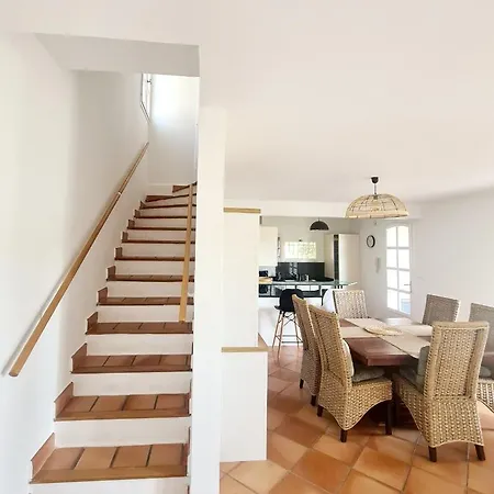 Superbe Villa-domaine Avec Golf Piscine Et Tennis * Saint-Cyr-sur-Mer
